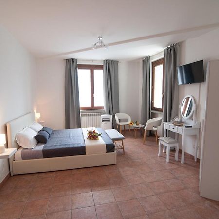 B&B Ca Del Sole แซร์ราวัลเล สกรีเวีย ภายนอก รูปภาพ