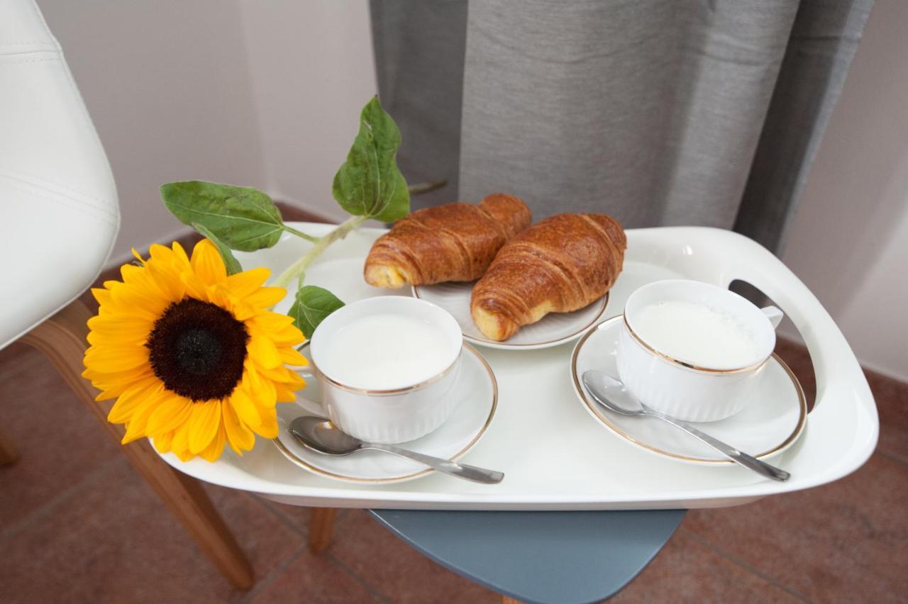 B&B Ca Del Sole แซร์ราวัลเล สกรีเวีย ภายนอก รูปภาพ