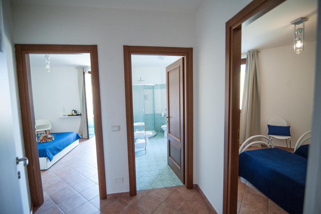 B&B Ca Del Sole แซร์ราวัลเล สกรีเวีย ภายนอก รูปภาพ